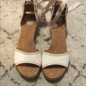 NWOT UGG Amell ankle tie sandal